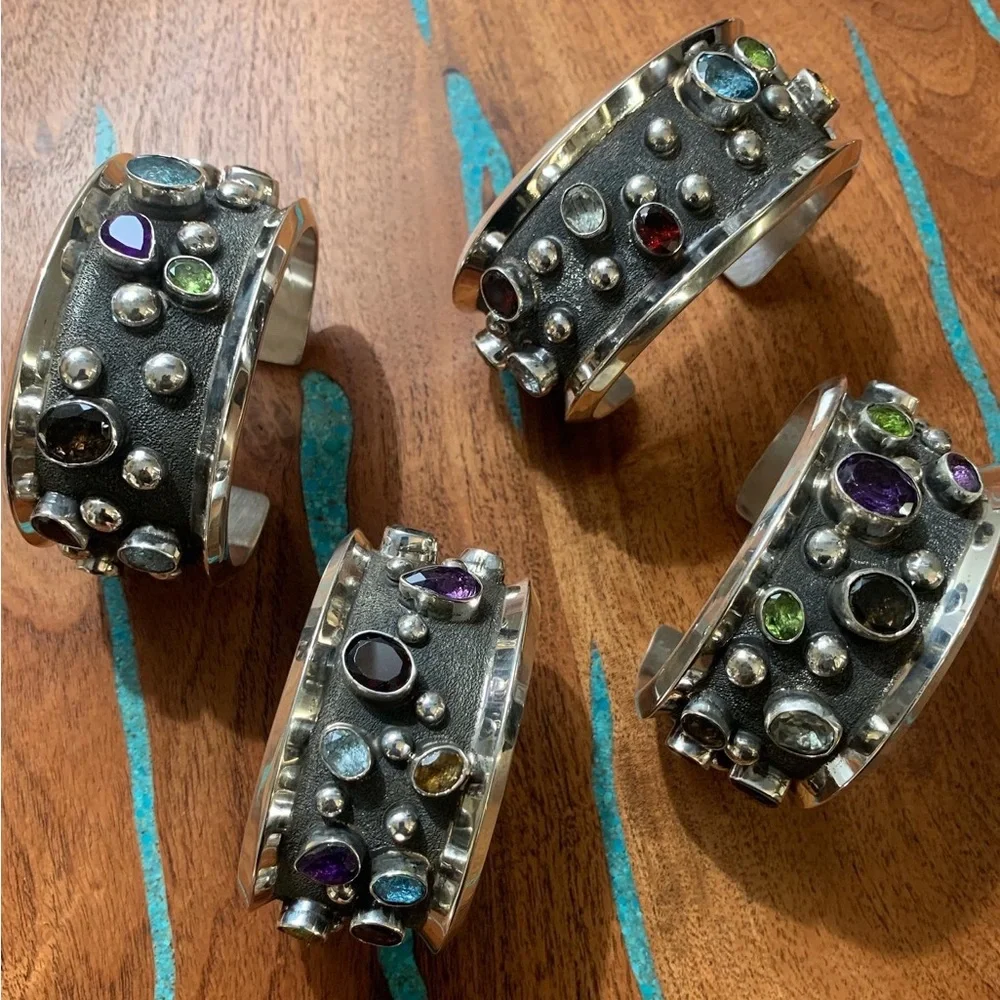 Stunning Chimney Butte Cuffs 🥰 - Picture 2 of 4